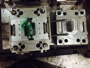 防塵罩外殼模具，防塵罩外殼塑膠模具制造，防塵罩外殼生產(chǎn)廠家F-31245