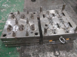 汽車配件雨刮塑膠模具，注塑模具制造，精密模具加工